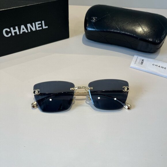 Chanel Black Rectangular Sunglasses - Picture 2 of 4